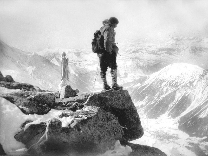 Un guide de haute montagne à livre ouvert, les origines